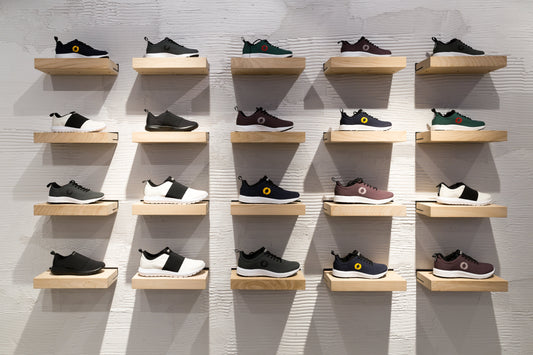 Cómo combinar zapatillas deportivas de mujer