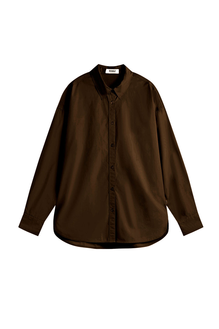Una camisa de Ecoalf marrón oscuro sostenible de cuello clásico y manga larga, con botones al frente y bajo ligeramente redondeado.
