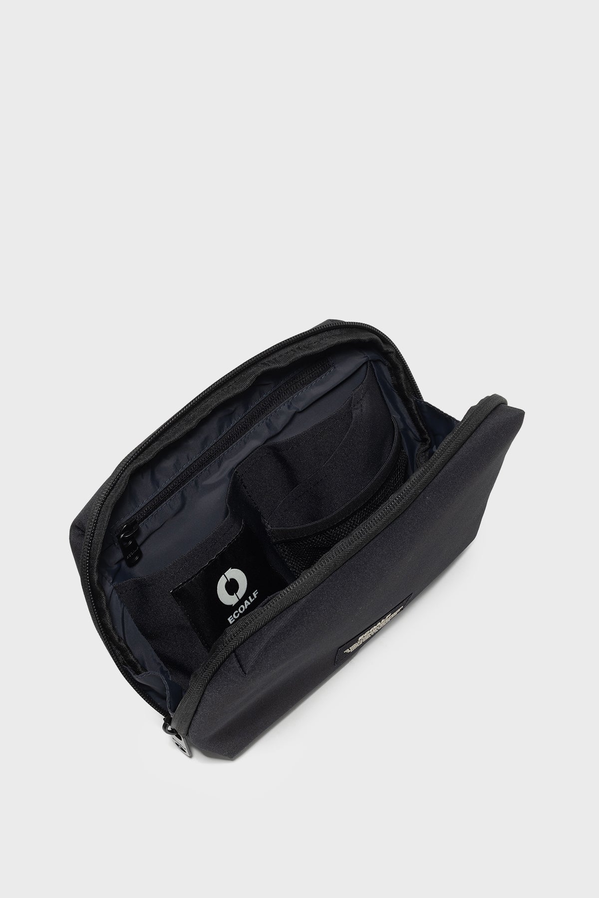 BLACK WAKAI TOILETRY BAG