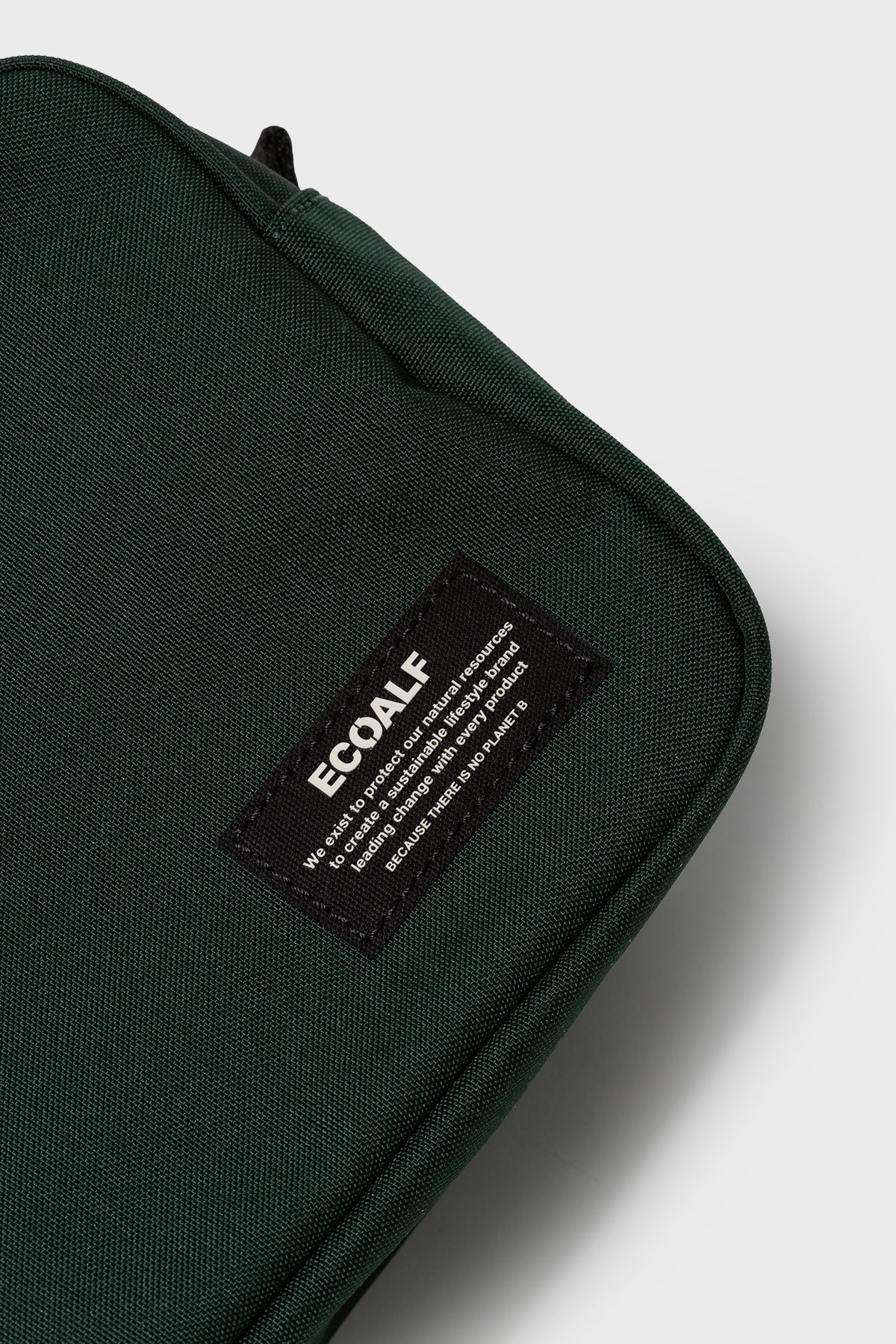 DARK GREEN TOILETRY BAG