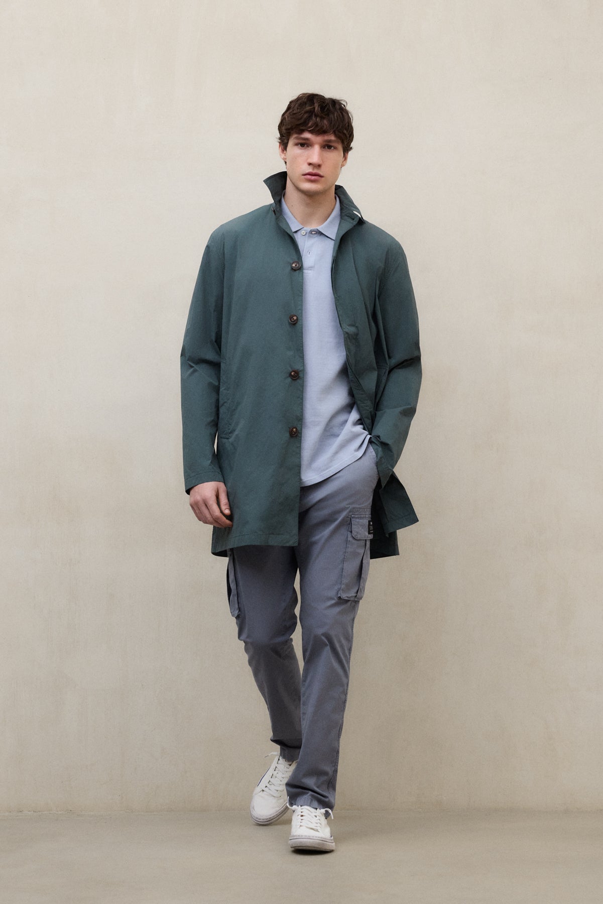 GRÜNER PACKBARER VESTAL-TRENCHCOAT
