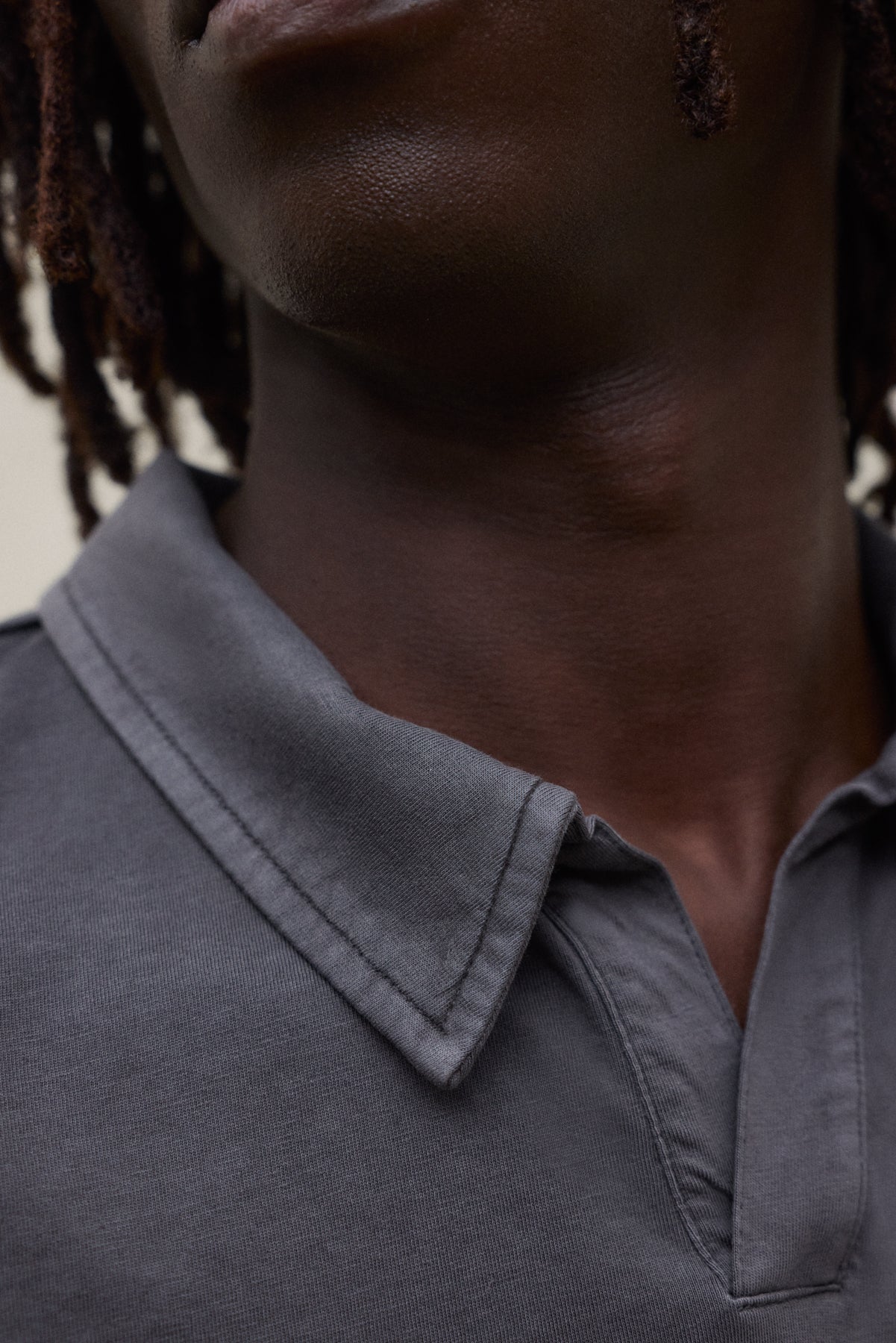 POLO ENZO GRIS OSCURO