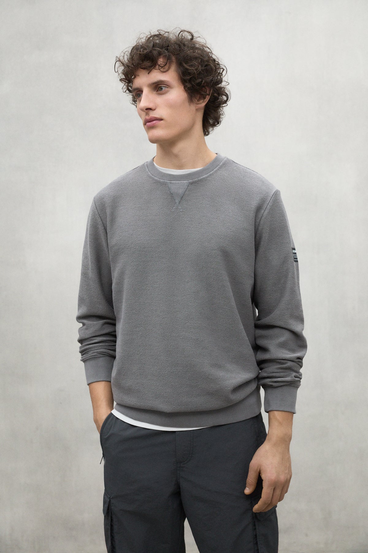 SUDADERA NEWARK GRIS OSCURO