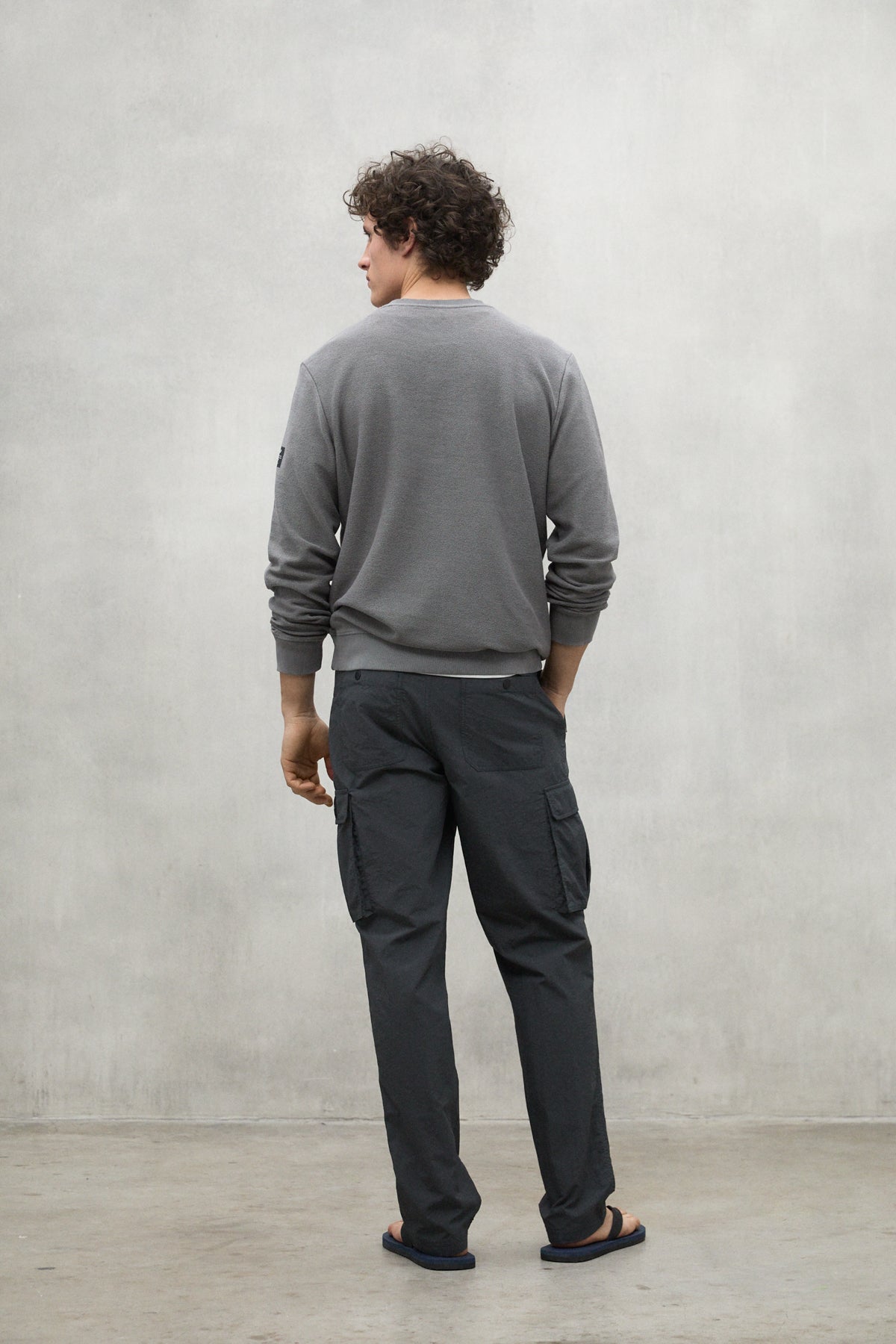 SUDADERA NEWARK GRIS OSCURO