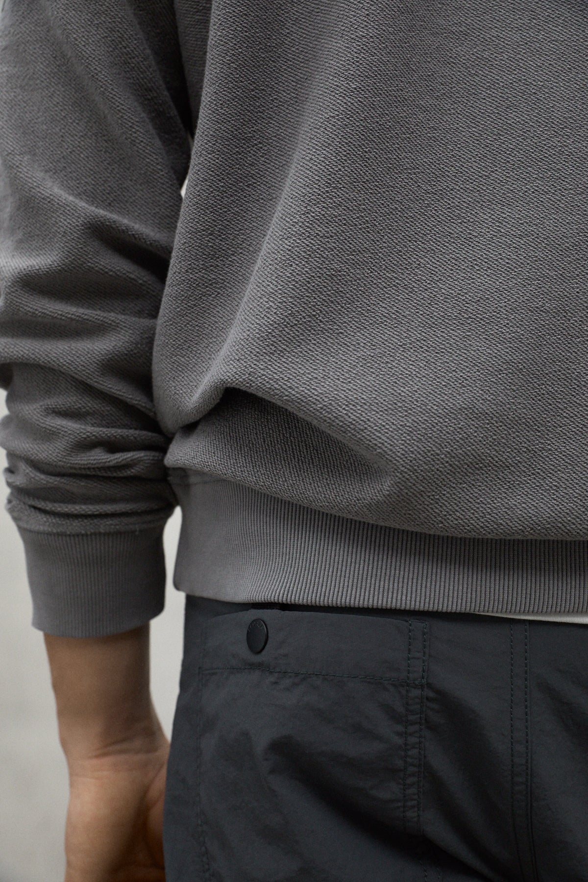 SUDADERA NEWARK GRIS OSCURO