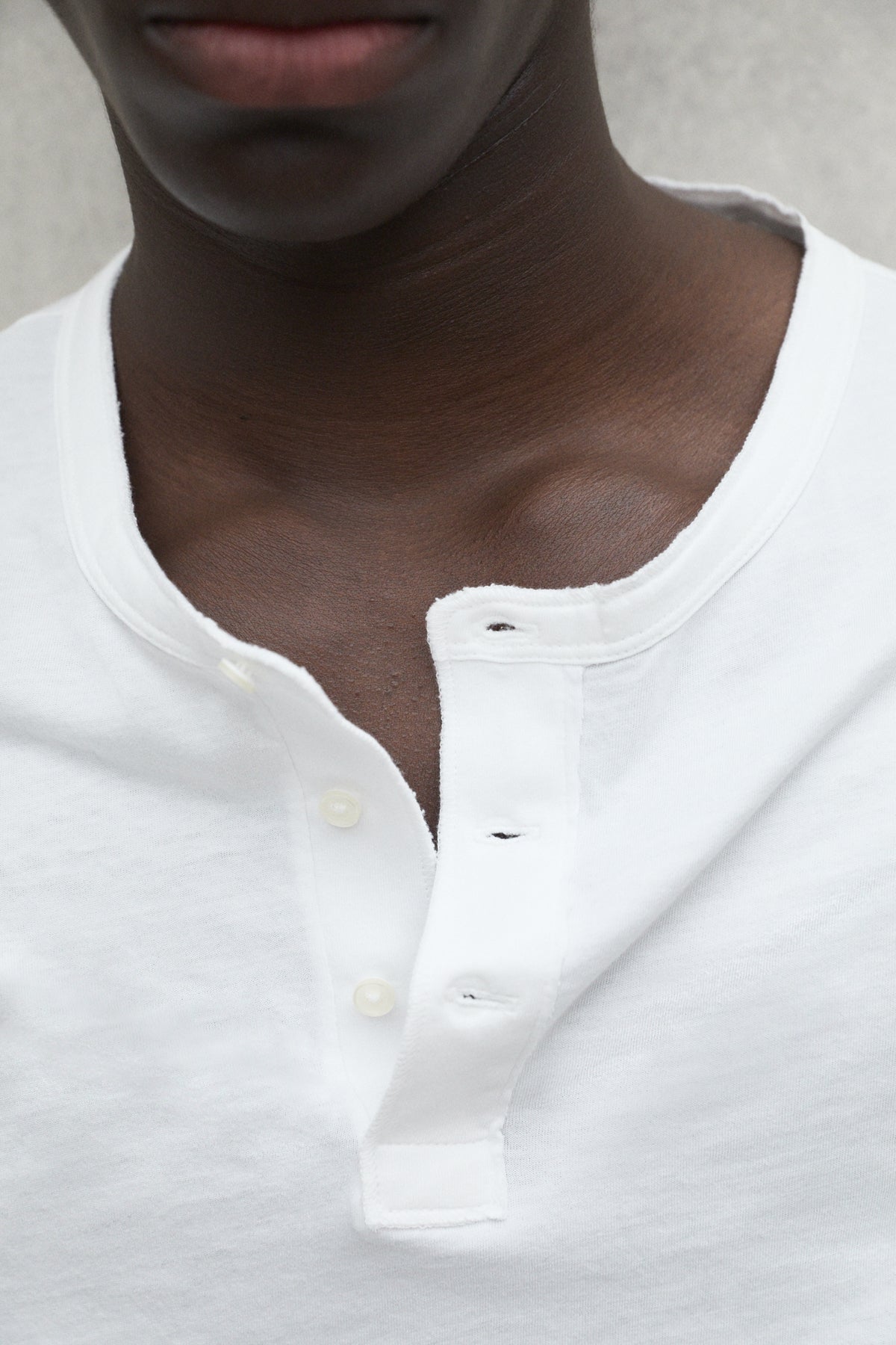 WHITE DACA T-SHIRT