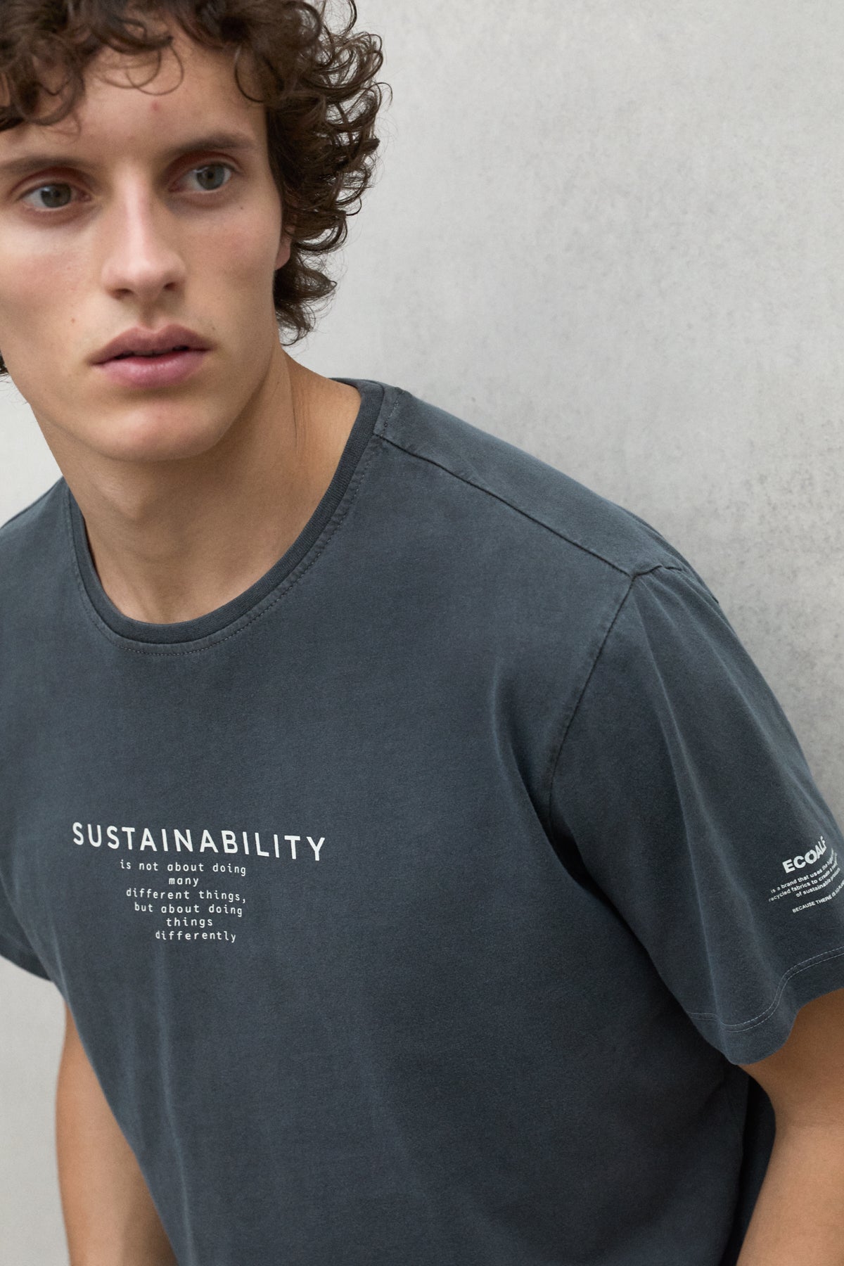 WHITE PUHI T-SHIRT
