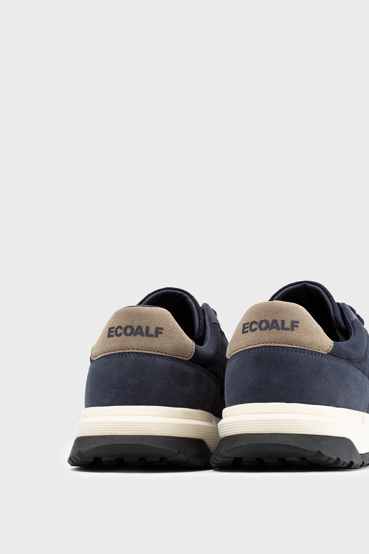 NAVY BLUE VENTURA TRAINERS