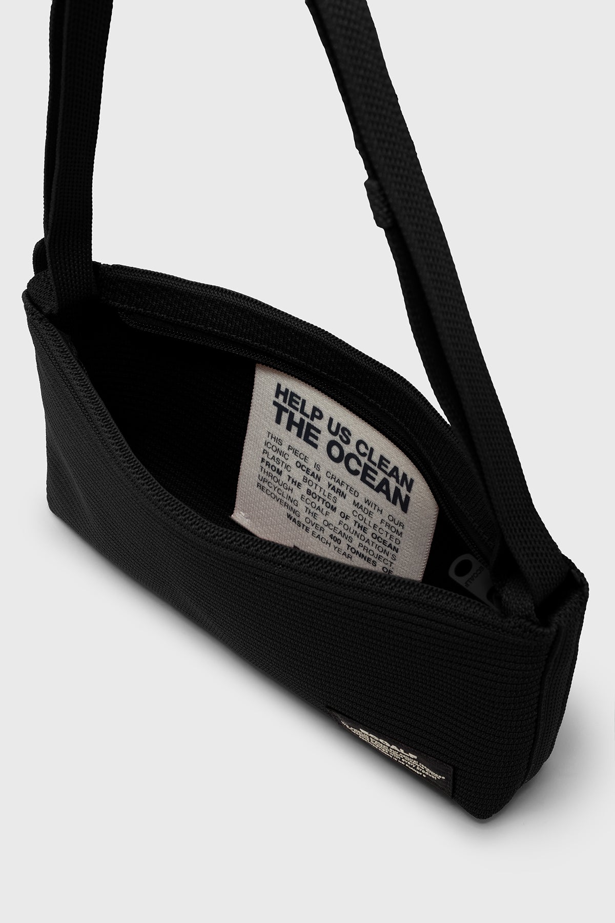 TASCHE TIKA BAGUETTE SCHWARZ