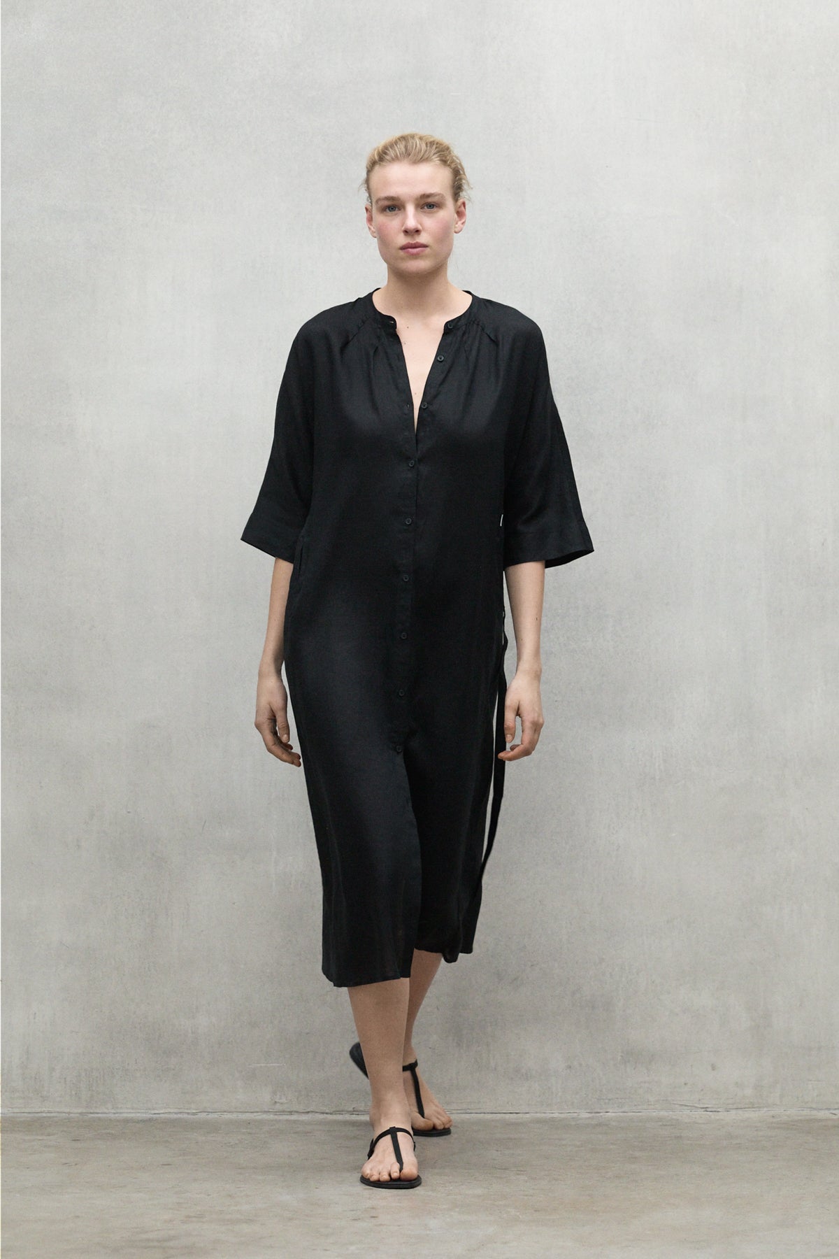 LONG BLACK LEA DRESS