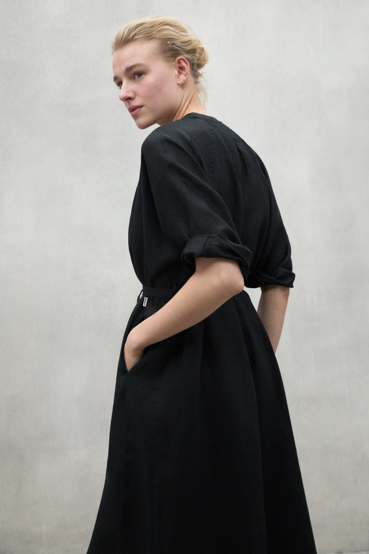LONG BLACK LEA DRESS