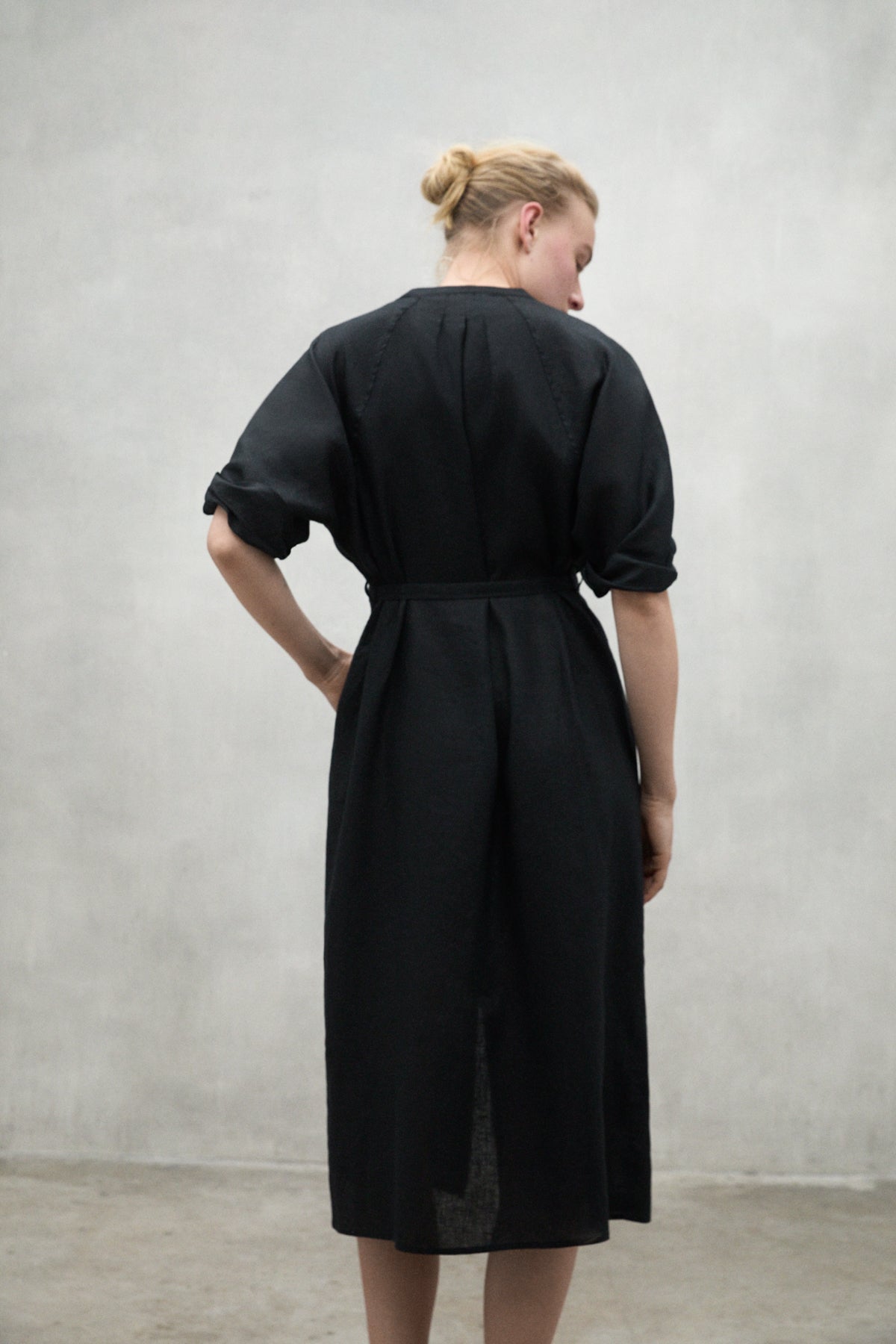 LONG BLACK LEA DRESS