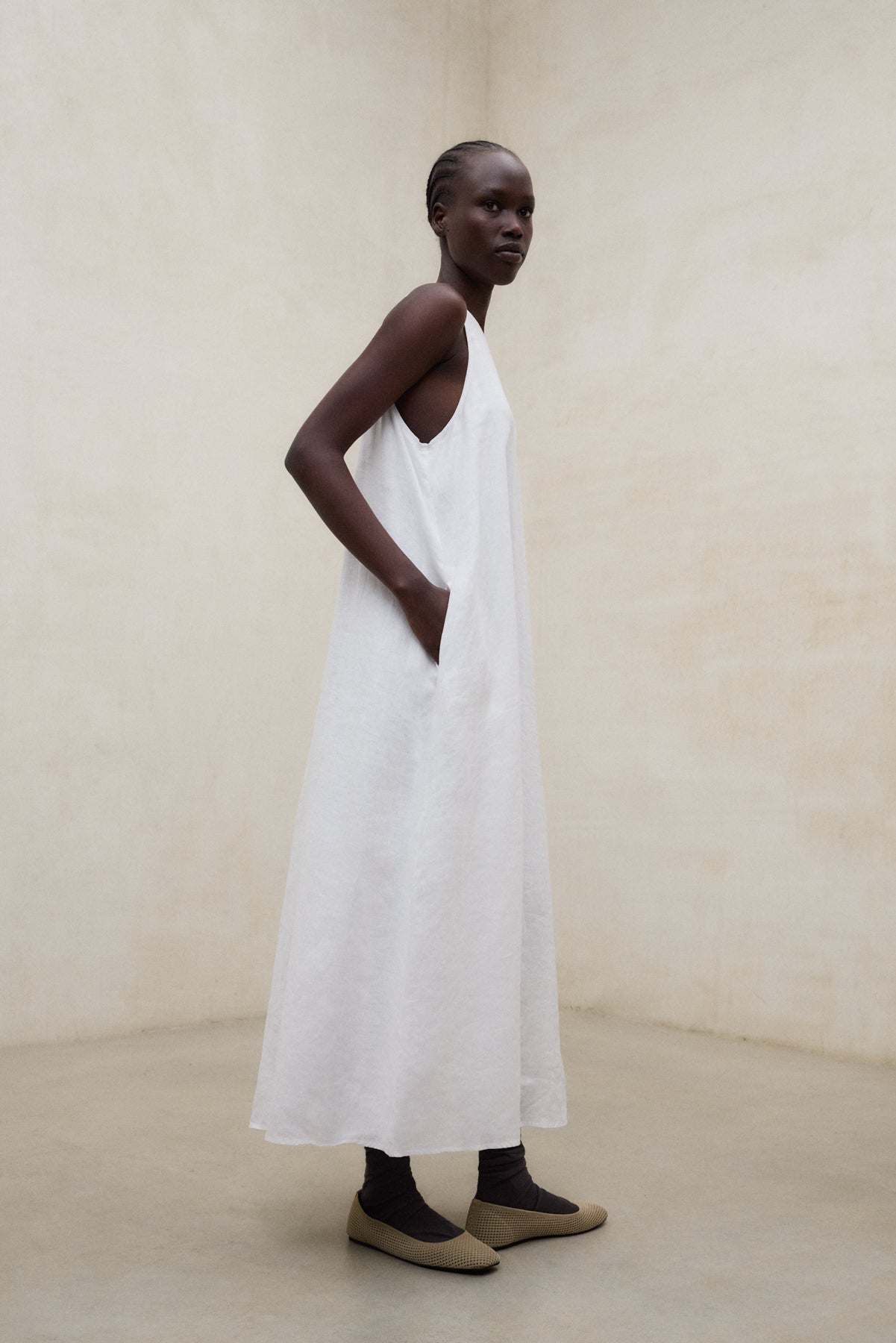 WHITE UKARA DRESS
