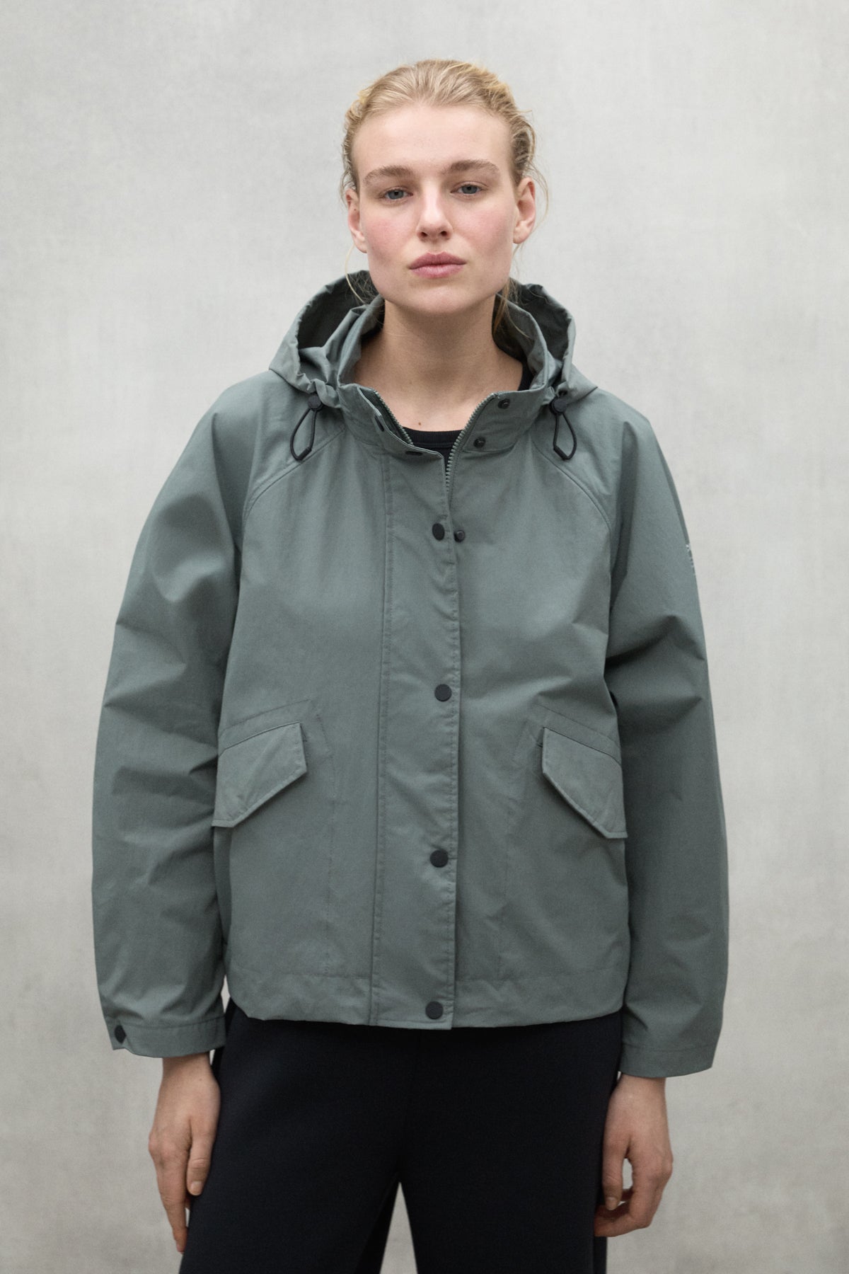 KHAKI BELUMUT JACKET