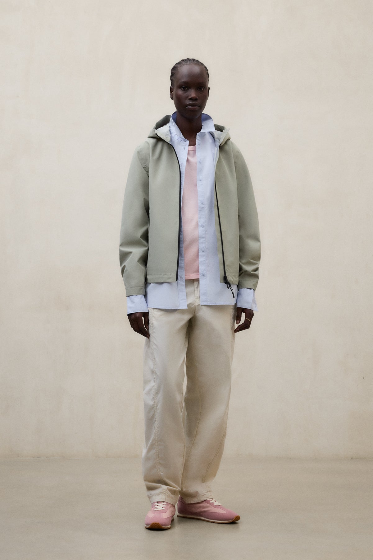 VESTE VENIS VERTE