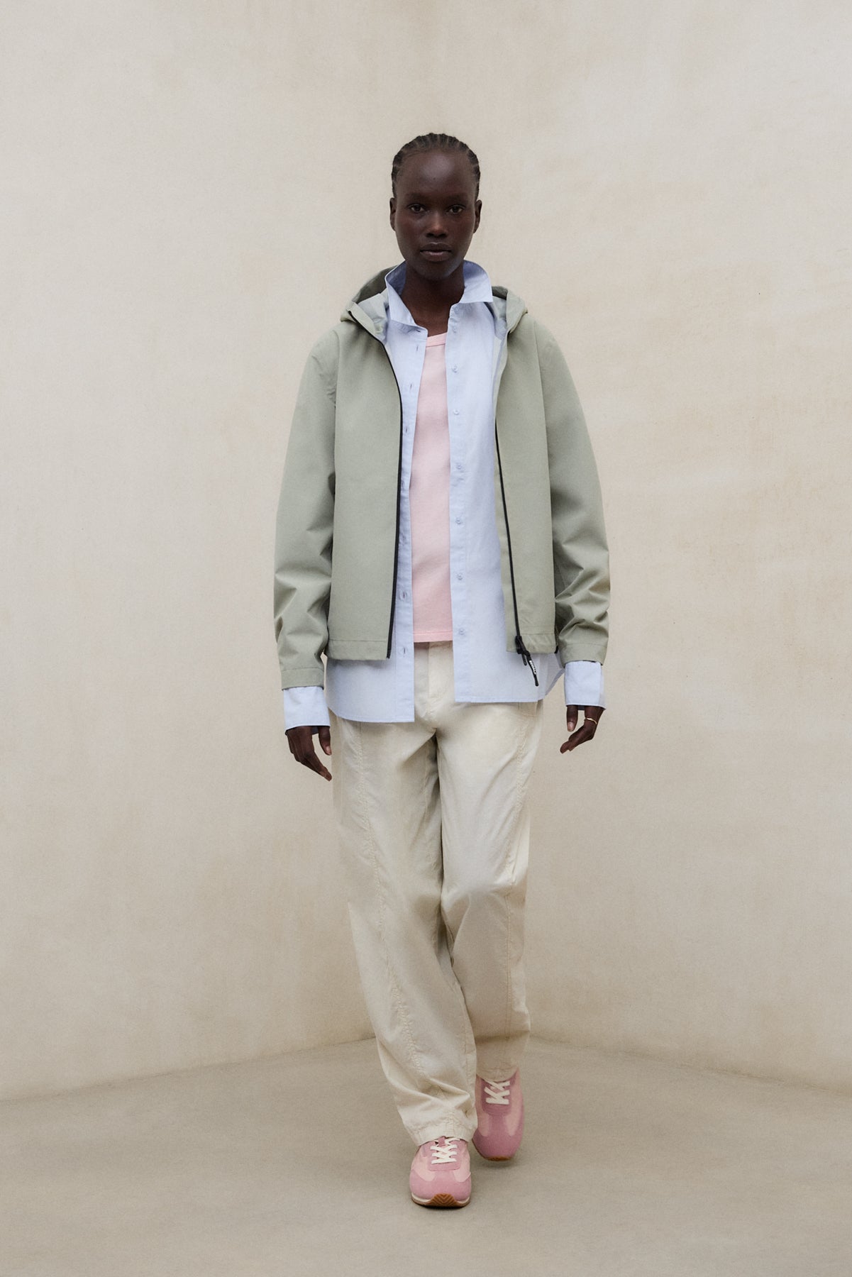 VESTE VENIS VERTE