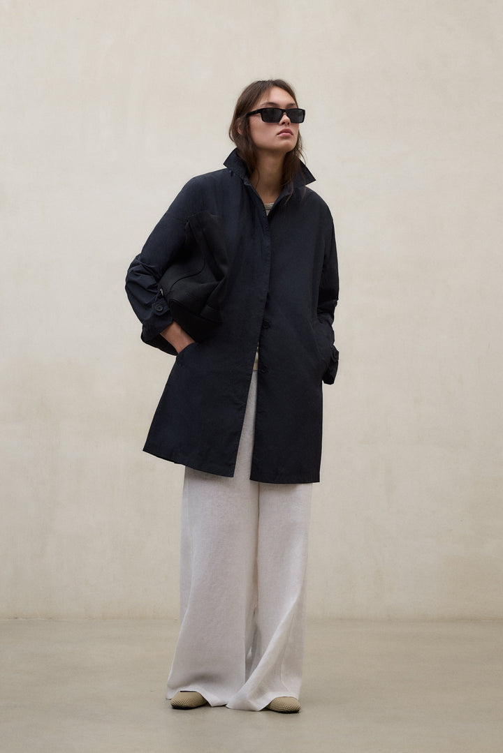 GABARDINA PACKABLE VERNE AZUL MARINO