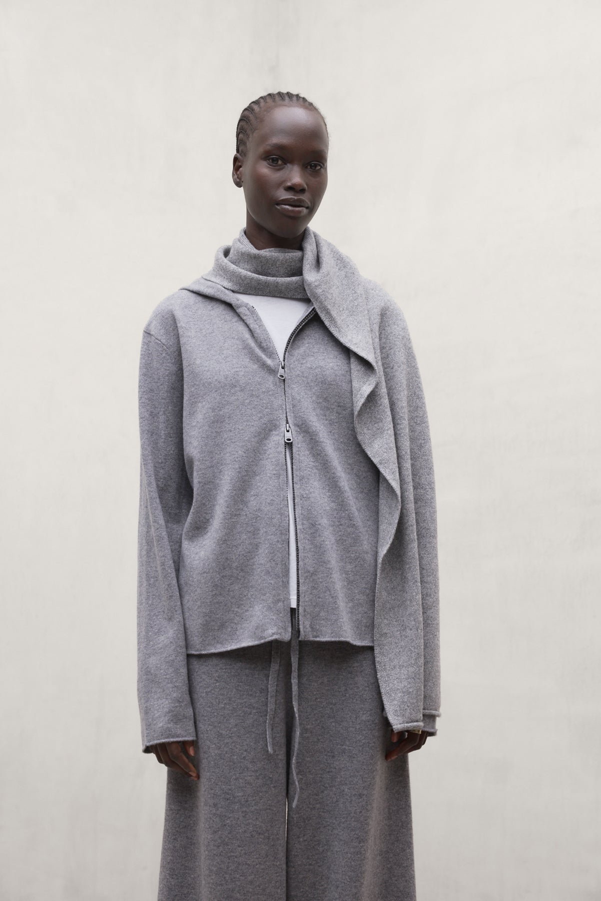 JERSEY ABRIL GRIS