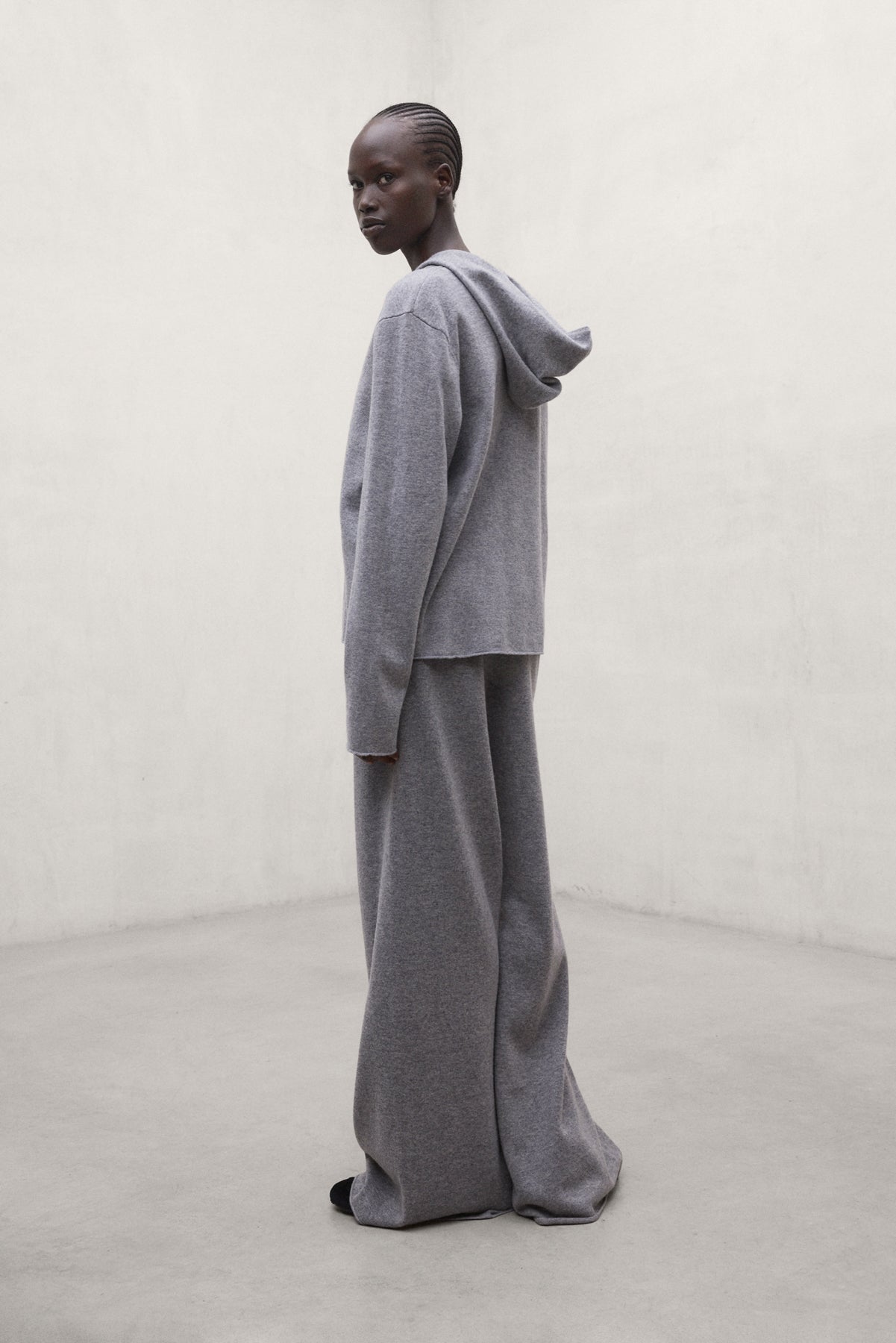 JERSEY ABRIL GRIS