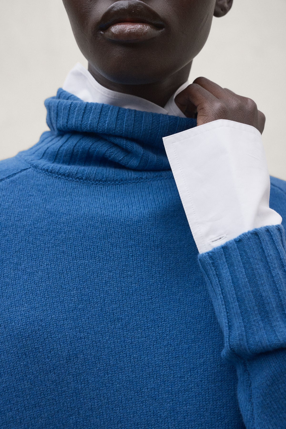 BLUE CAQUI SWEATER