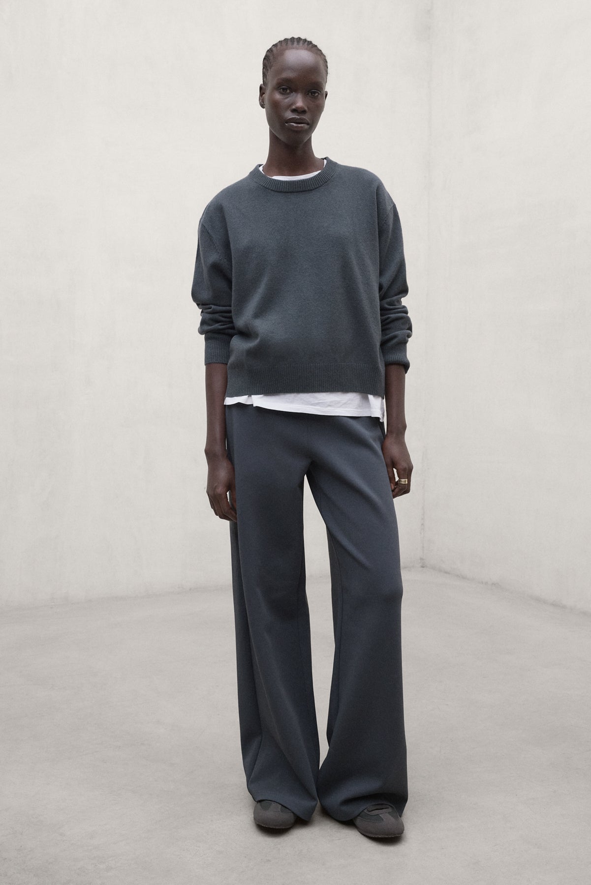 KHAKI COSMOS SWEATER