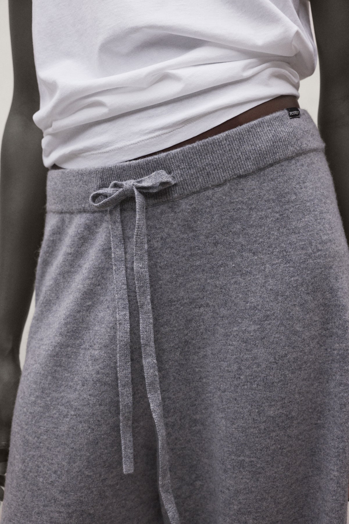 PANTALÓN MILLAN GRIS