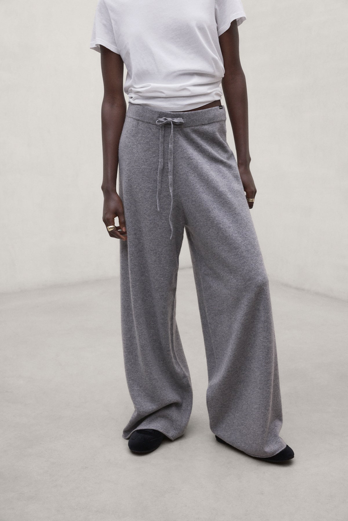 HOSE MILLAN GRAU