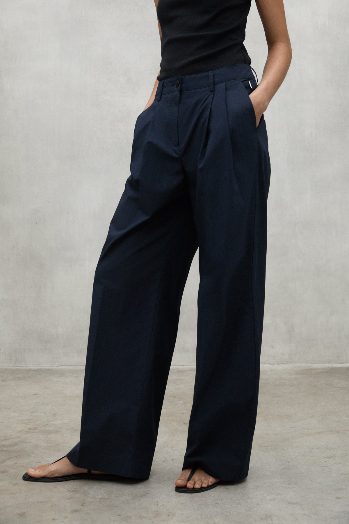 NAVY BLUE ONIAR TROUSERS