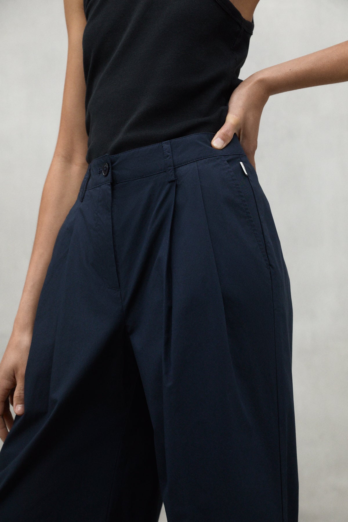 NAVY BLUE ONIAR TROUSERS