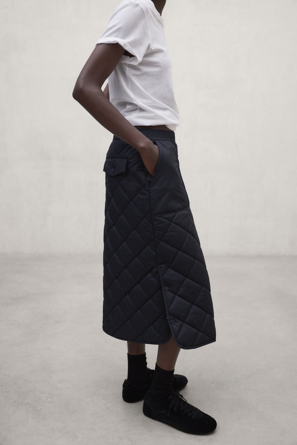 BLACK RHOMB NUBI SKIRT