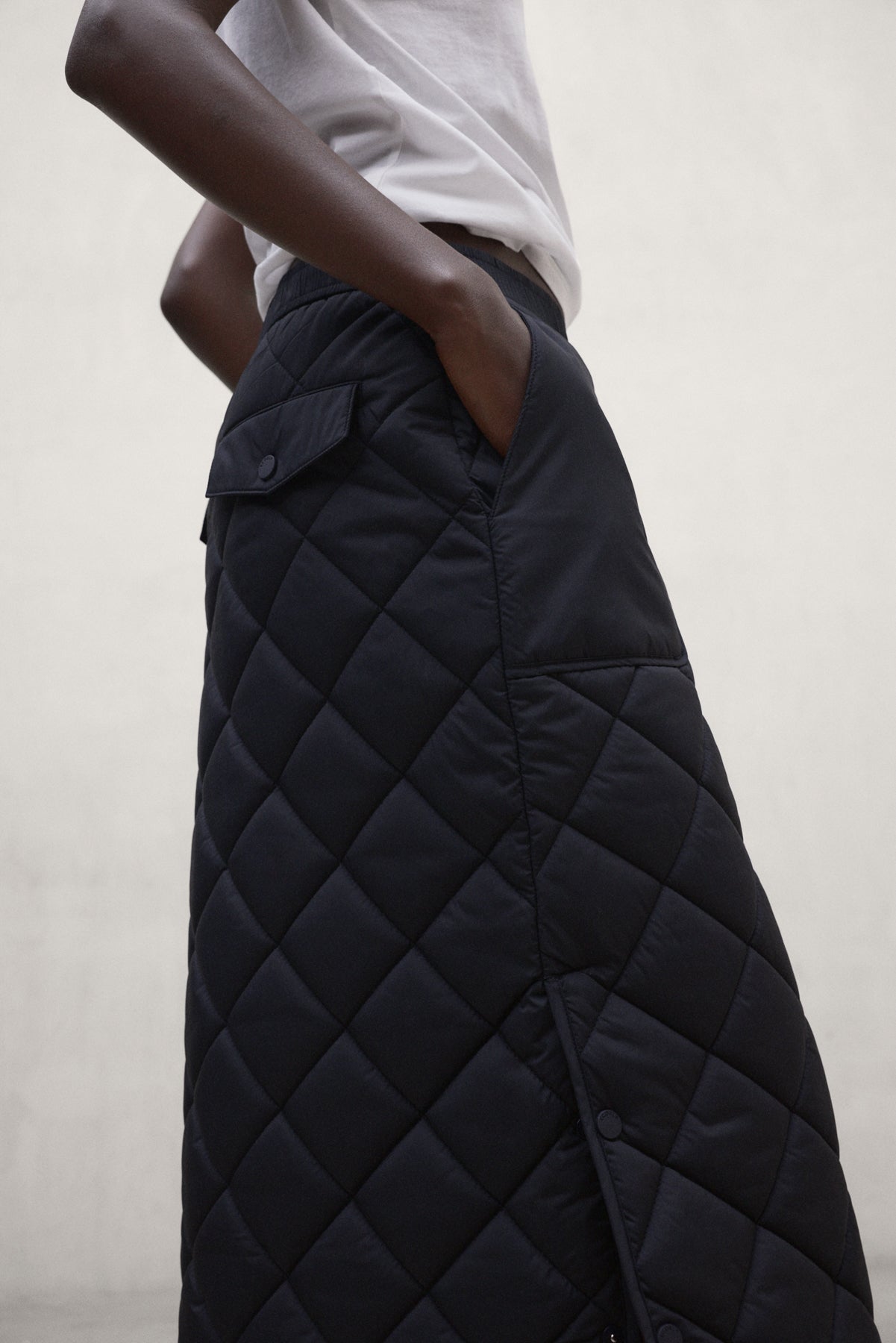 BLACK RHOMB NUBI SKIRT