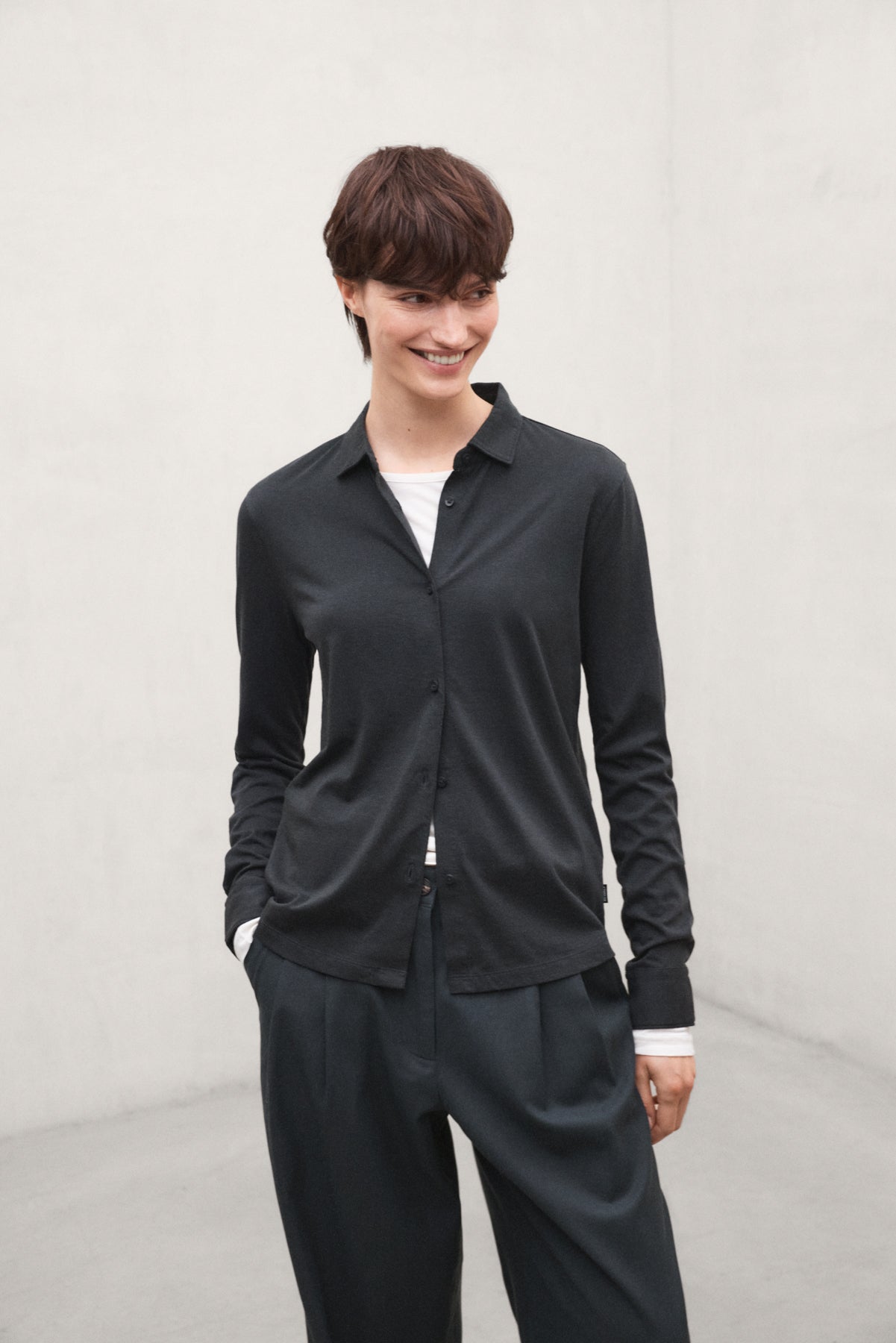 CAMISA LASA GRIS OSCURO
