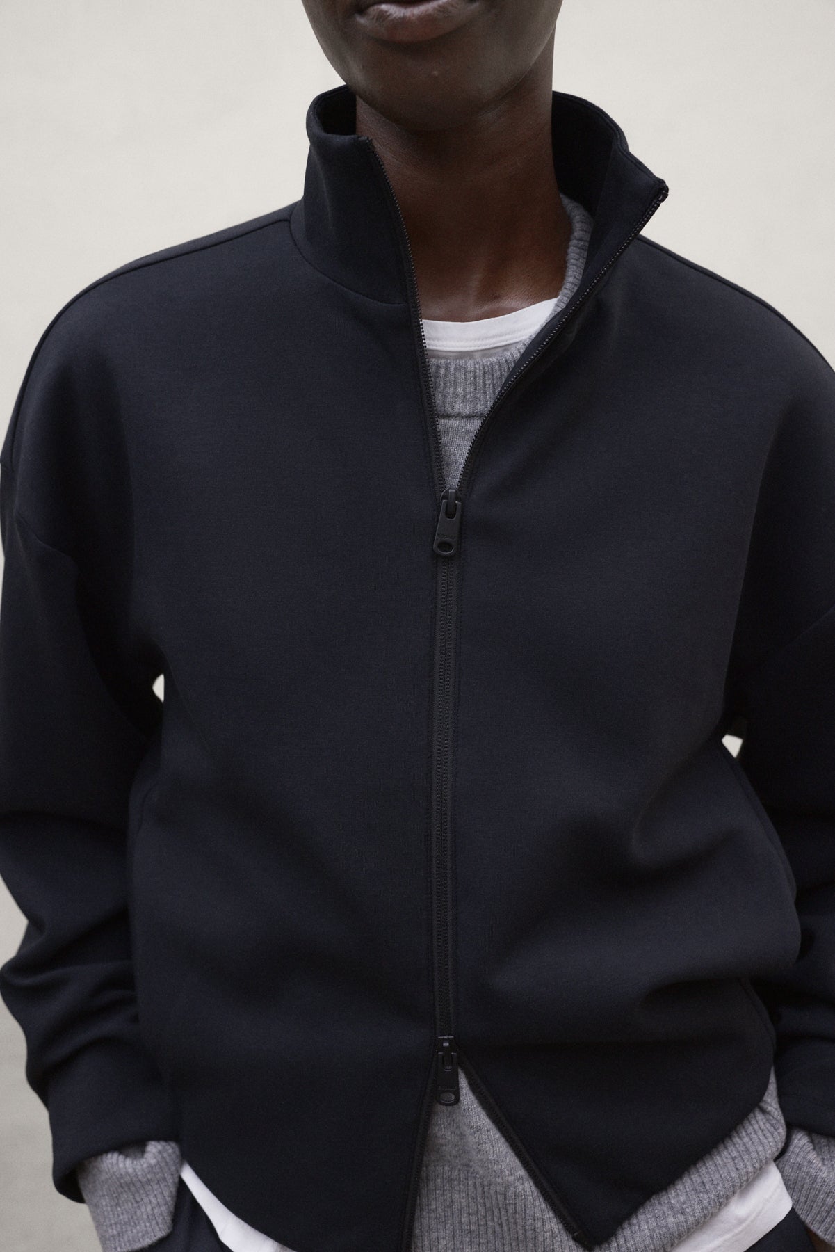 BLACK AUSTIN SWEATSHIRT