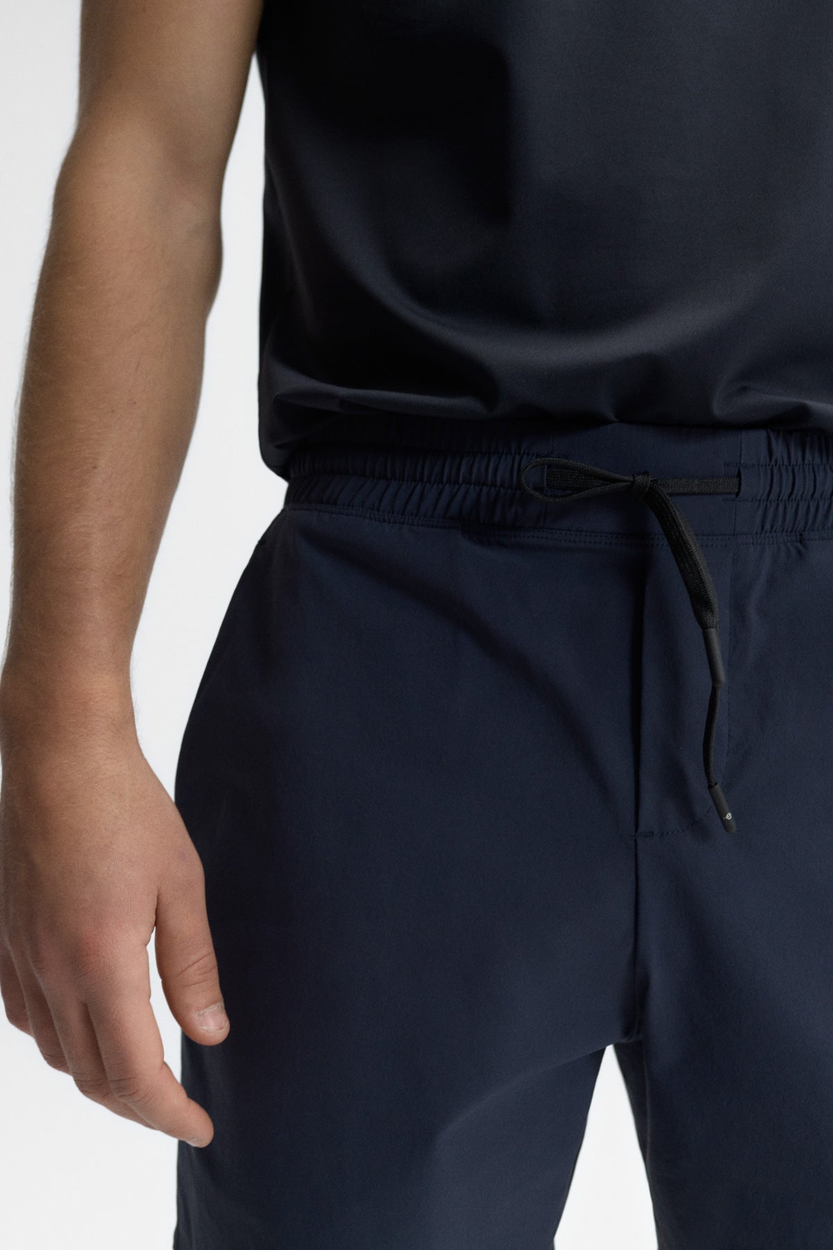 ATHENS PERFORMANCE KURZE HERREN-HOSE NIEDER NAVYBLAU